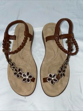 ANNIE COMFORT FLOWER EMBELLISHED SANDALS FTL-07-231